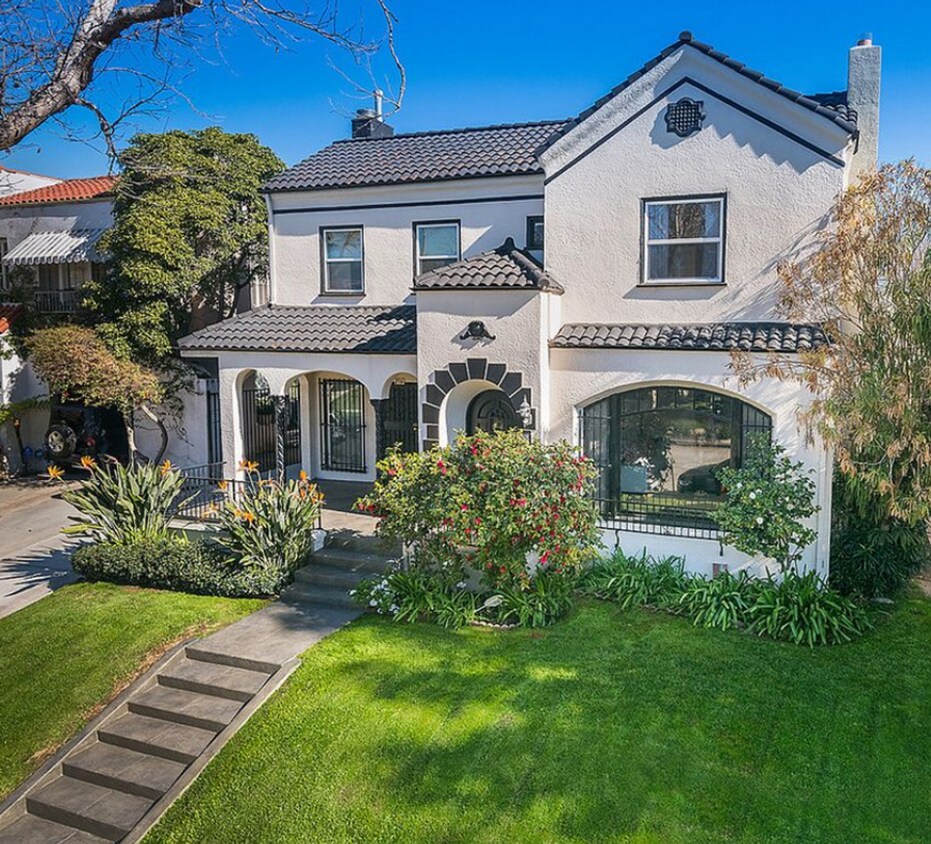 Foto del edificio - 216 S Orange Dr