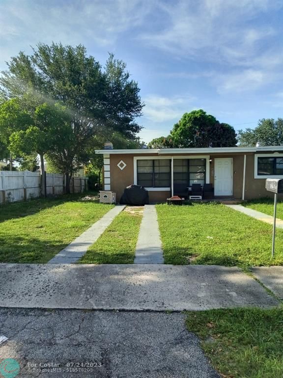 Foto principal - 925 NW 14th St
