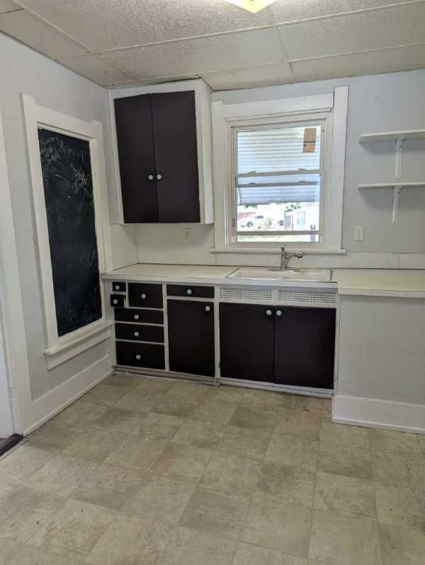 Building Photo - 555 W Fremont St
