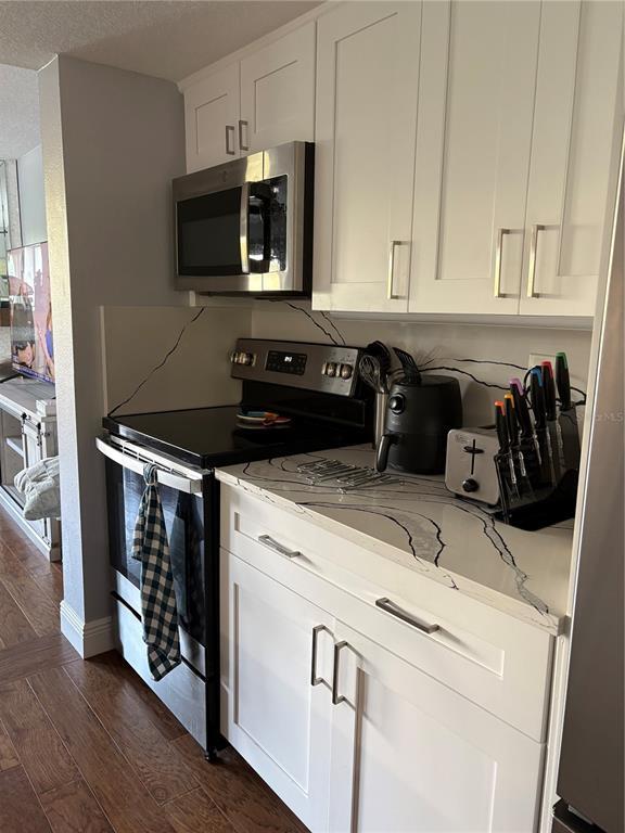 Foto del edificio - 629 Garland Cir