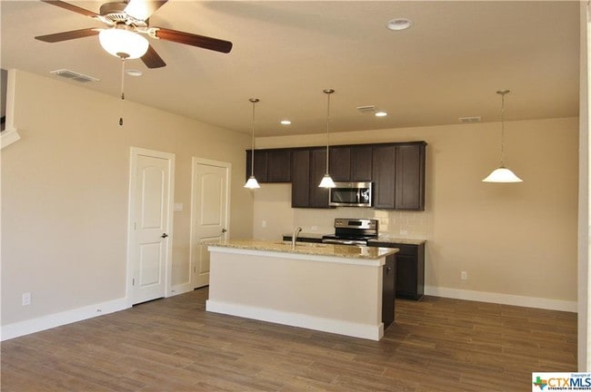 Building Photo - 746 Milestone Park