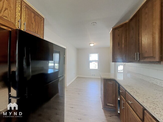 Foto del edificio - 6345 Oakview Ln