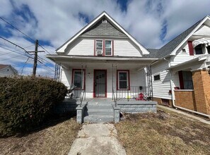 Building Photo - 415 Everett St
