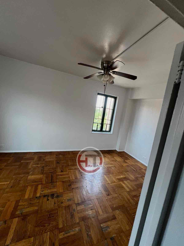 Foto del edificio - 1491 Metropolitan Ave