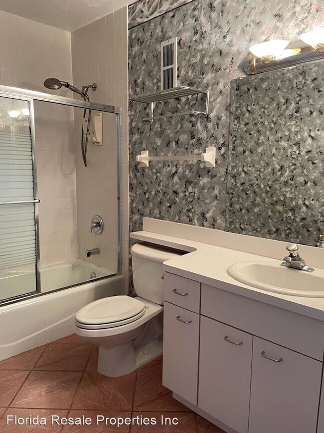Building Photo - 2 br, 2 bath House - 3300 North Key Drive  8W