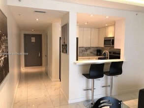 Building Photo - 185 SE 14th Terrace