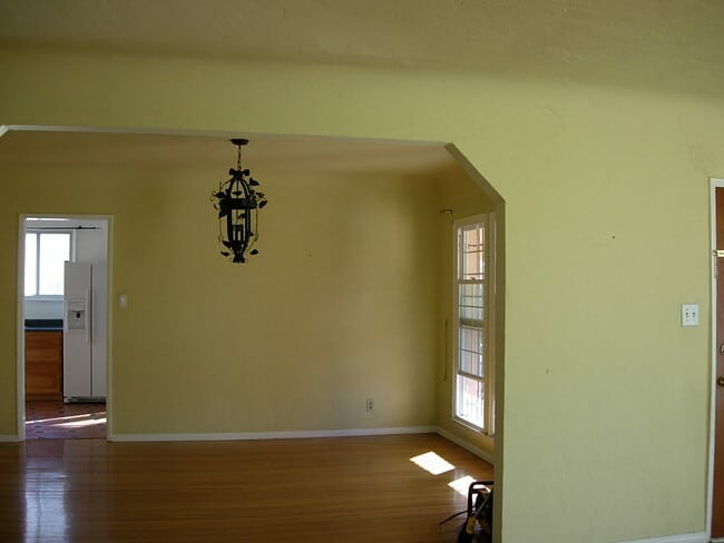 Building Photo - 6089 Cashio St