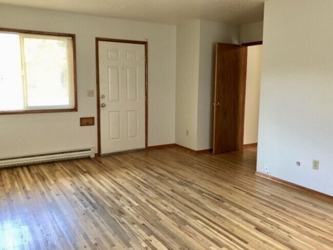 Foto del edificio - ADORABLE, CLEAN, and WELL MAINTAINED! DETA...