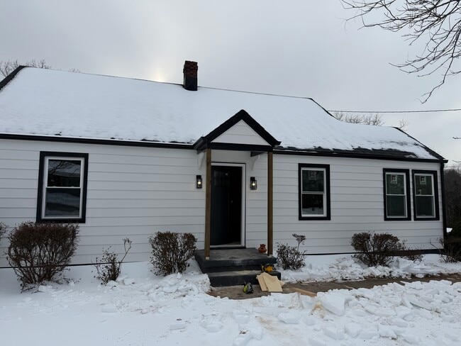 Building Photo - 270 Seminole Dr