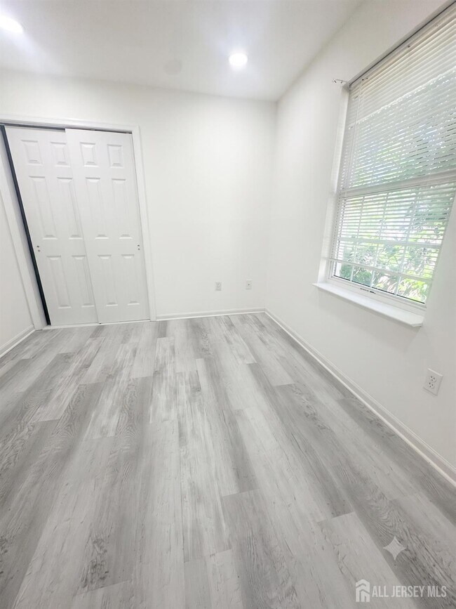 Foto del edificio - 214 Hall Ave