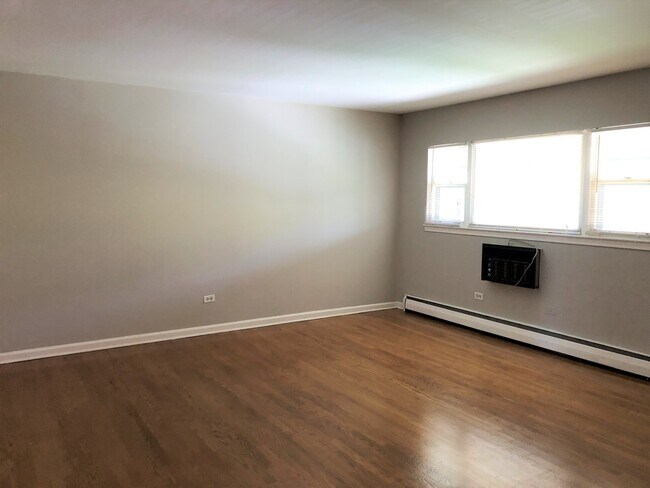 Foto del edificio - 5629 St Charles Rd