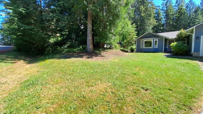 Building Photo - 3 Bedroom 2 Bath Home in Seabeck