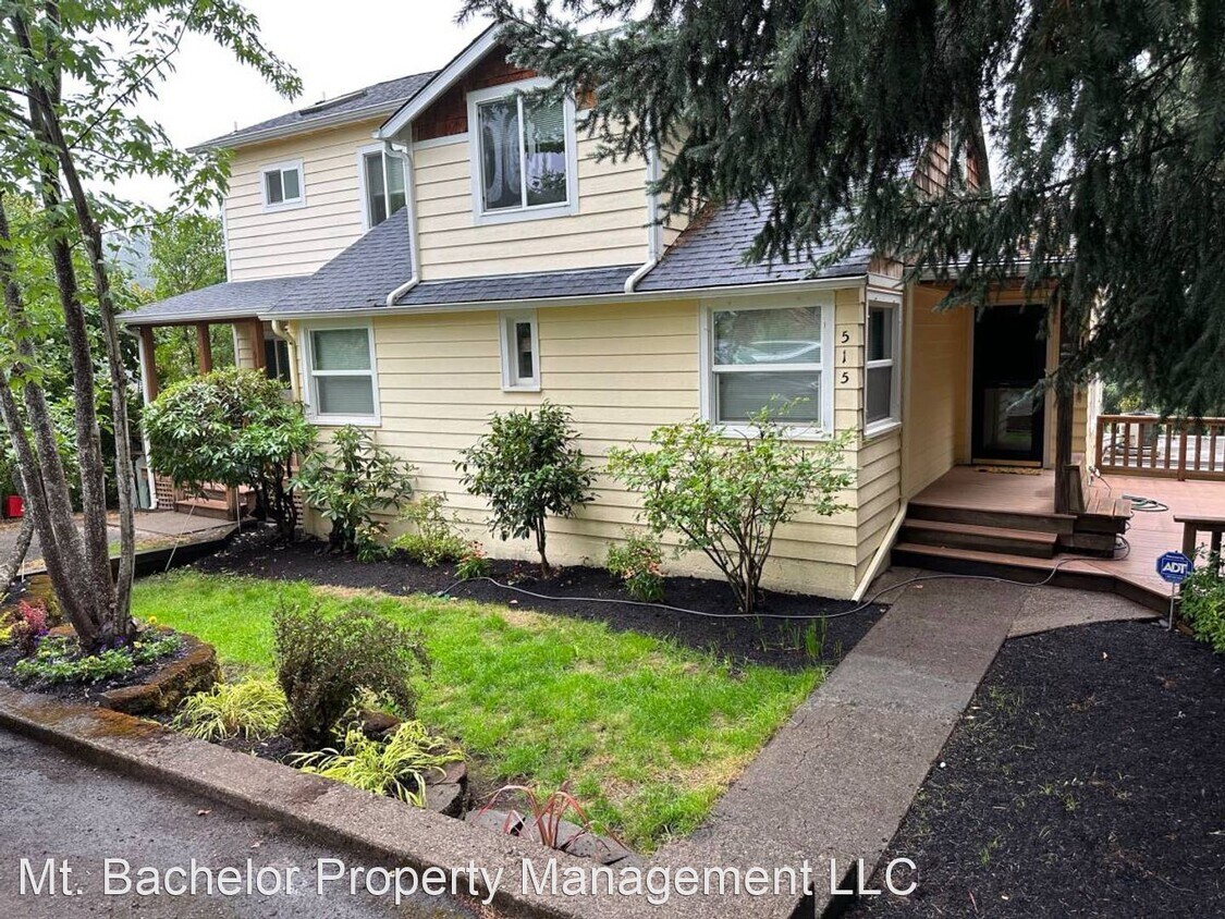 Primary Photo - 6 br, 3 bath House - 515 Fulvue St