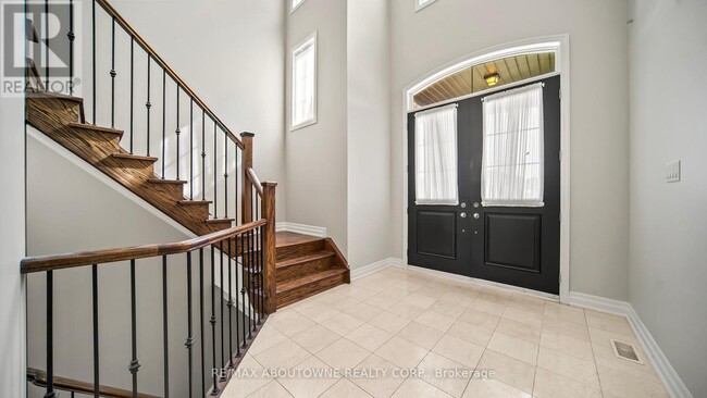 Photo du bâtiment - 129 Robert Berry Crescent