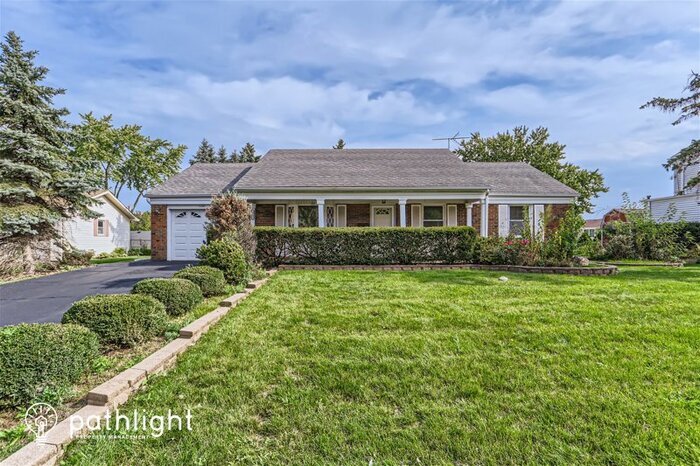 Primary Photo - 1702 Park Dr, Schaumburg, IL, 60194