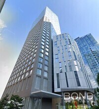 Building Photo - 675 W 59th St
