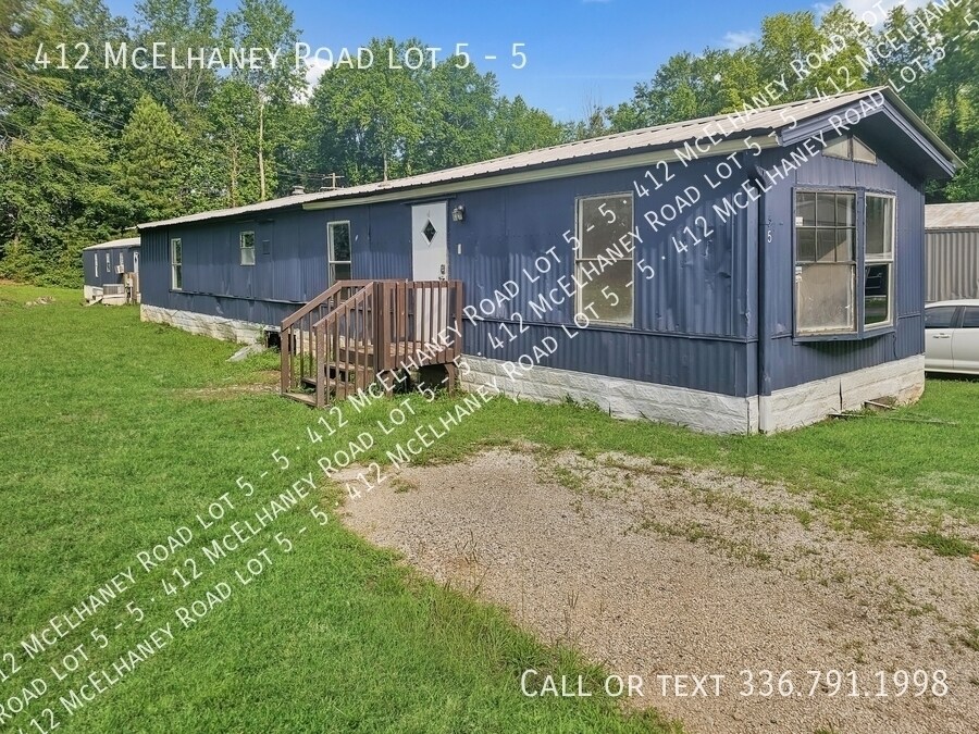 Foto principal - 412 McElhaney Rd