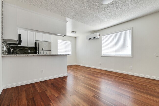 Foto del edificio - 1026 N Bonnie Brae St