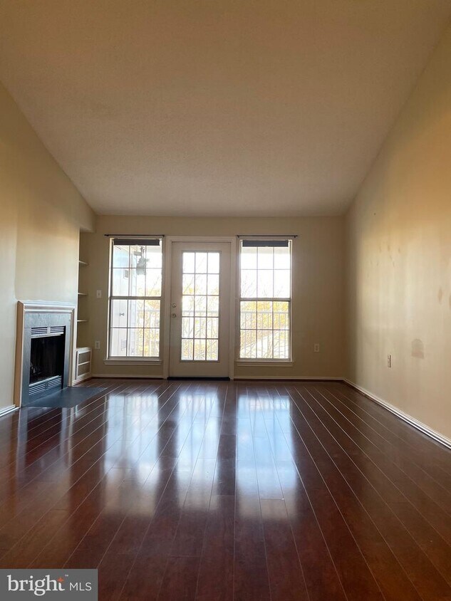 20985 Timber Ridge Terrace Unit 303, Ashburn, VA 20147 Apartment for