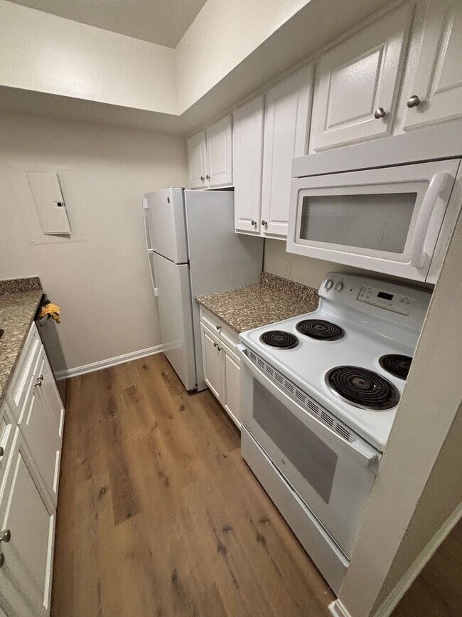 Foto del edificio - Updated 3Bedroom/2Bathroom - Great Location!