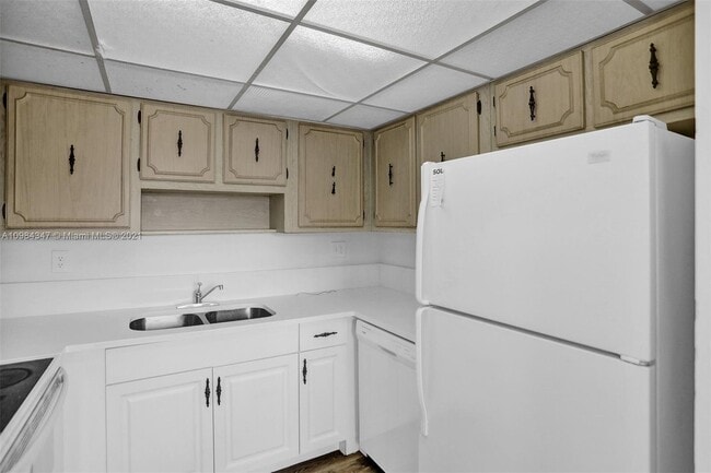 Building Photo - 408 NW 30th Ct