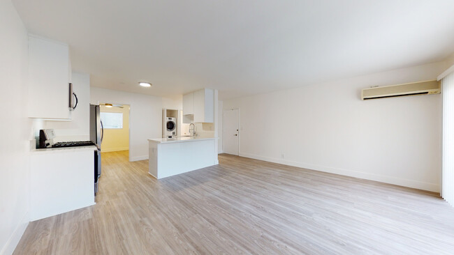 Building Photo - 400 N Los Robles Ave