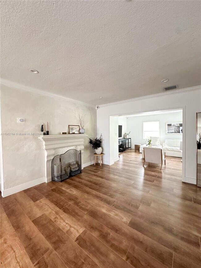 Building Photo - 4720 SW 89th Pl