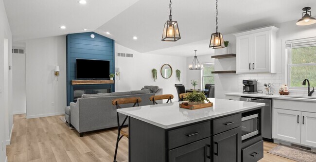 Foto del edificio - Furnished Home with Modern Amenities in Williamsburg