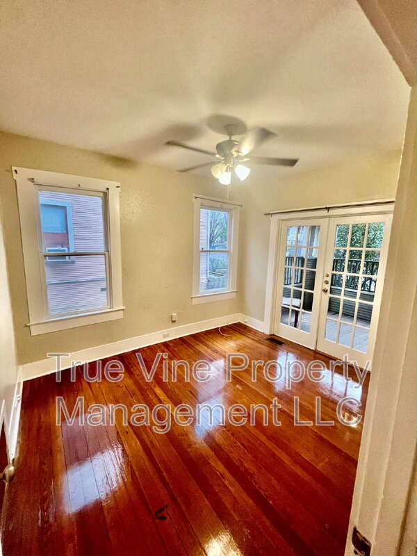 Building Photo - 253 Post Ave