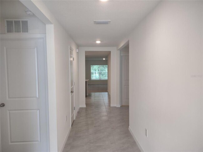 Foto del edificio - 5215 Byronic Ct