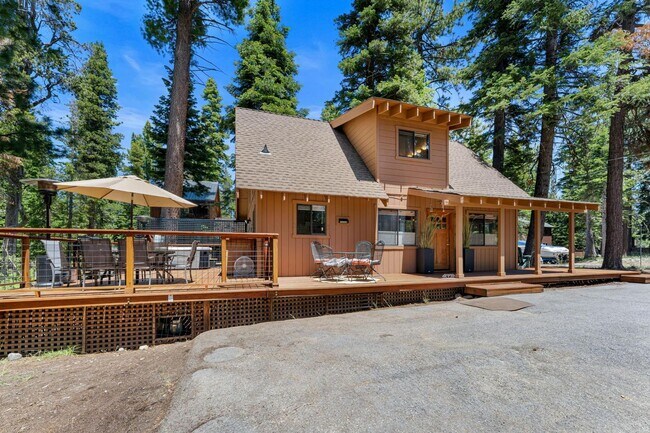 Foto del edificio - SKI LEASE: Hot Tub, Pet Friendly, Wood Stove