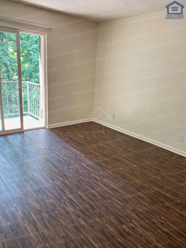 Foto principal - 235 Vinewood Rd