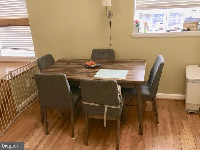 Foto del edificio - 3832 Porter St NW
