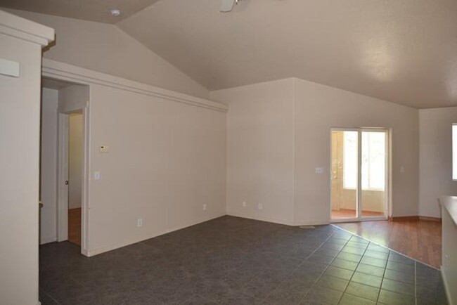 Building Photo - 228 - R&amp;M Wright Apartments CC, LLC