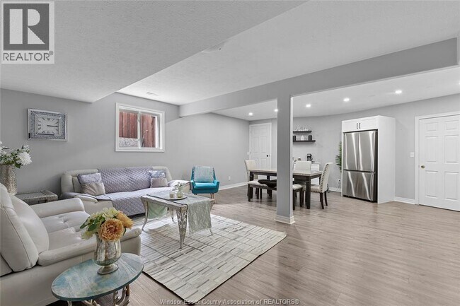 Photo du bâtiment - 1535 Maple Ave