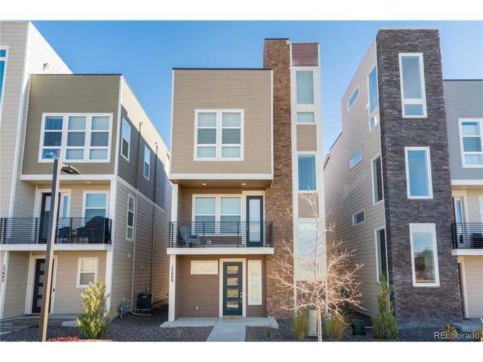 Primary Photo - 15609 E Broncos Pl