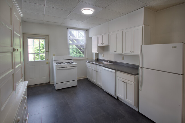 Apartment #1 - 201 Center Ave