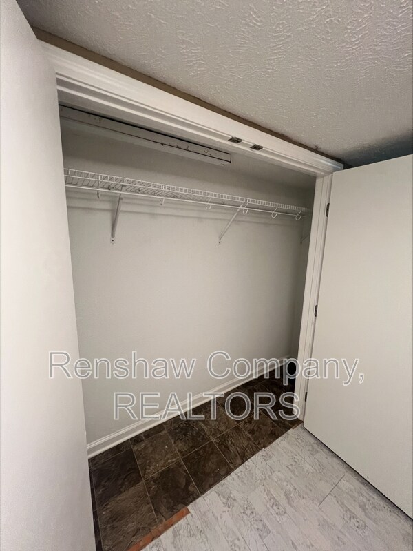 Foto del edificio - 111 Mifflin Rd