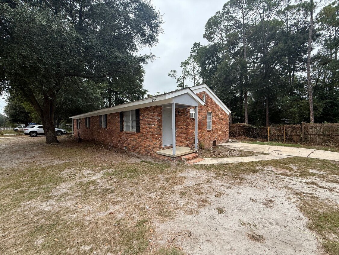 Foto principal - 2505 Rosebrier Ave