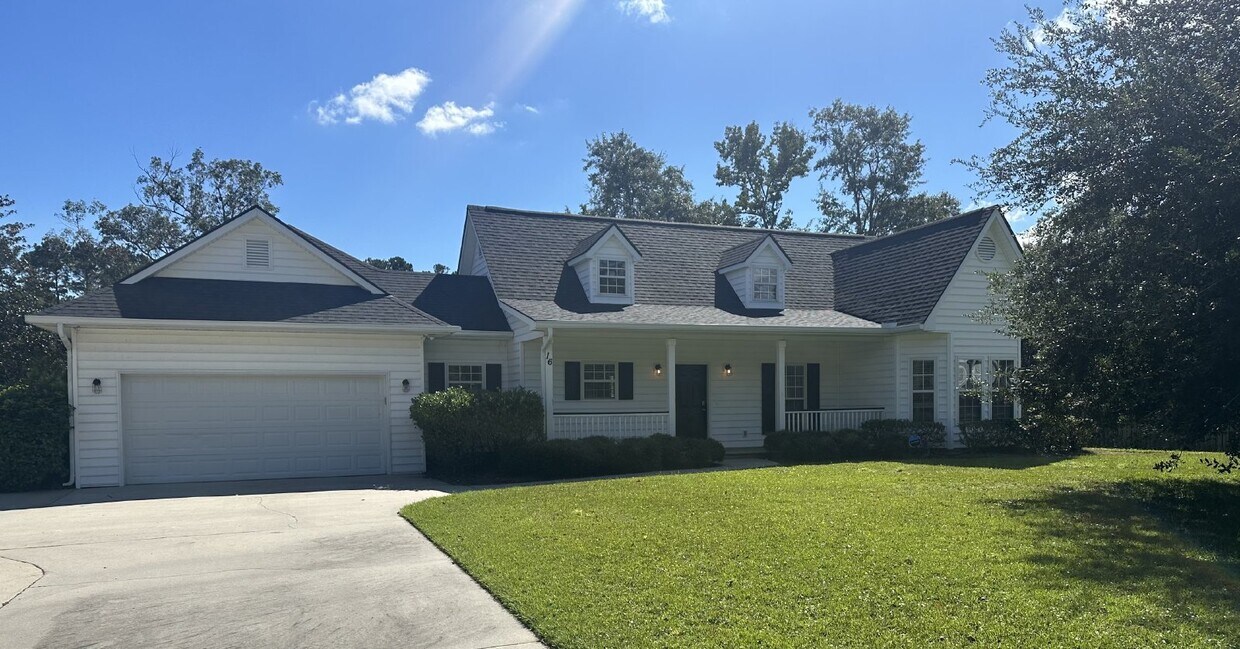 Primary Photo - Spacious Home on a Large Lot in Grande Oaks!