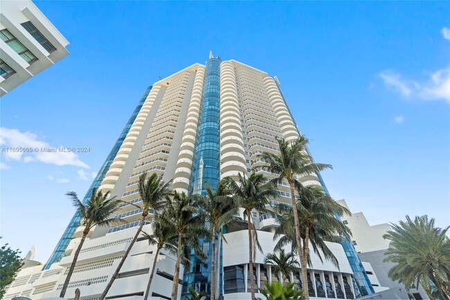 Foto del edificio - 6301 Collins Ave