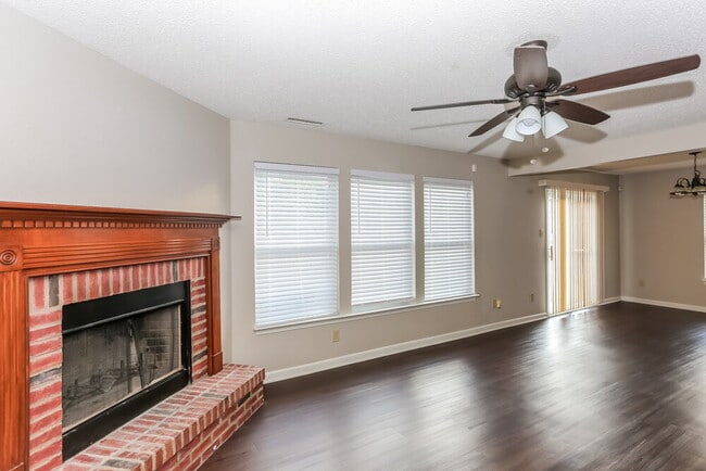 Foto del edificio - 4030 Kellybrook Dr