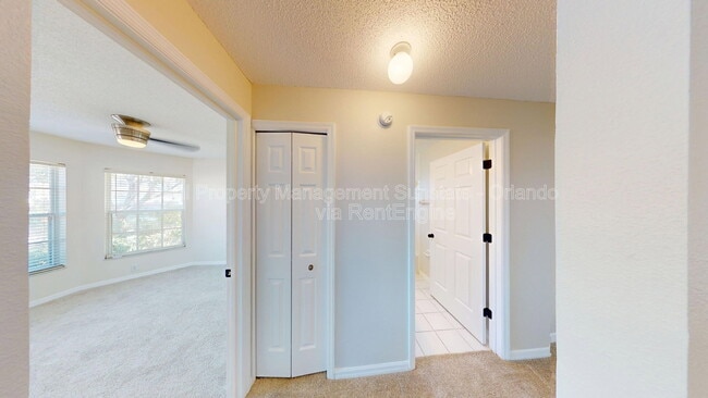 Foto del edificio - 5662 Rywood Dr