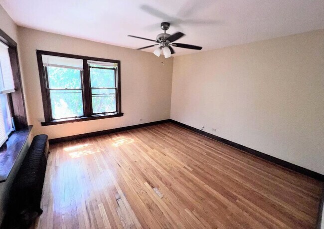Foto del edificio - 4750 N Lotus Ave