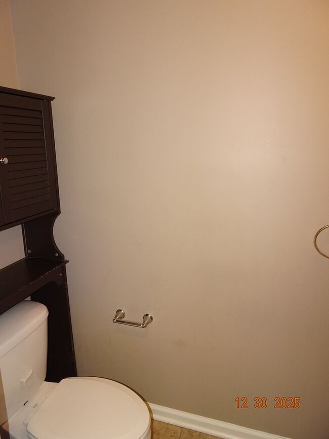 Building Photo - 4 Bedrooms, 3.5 Baths Townhouse