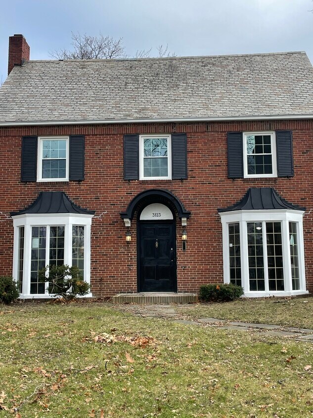 Completely remodeled house in great neighborhood in Shaker, close to so much - 3123 Keswick Rd