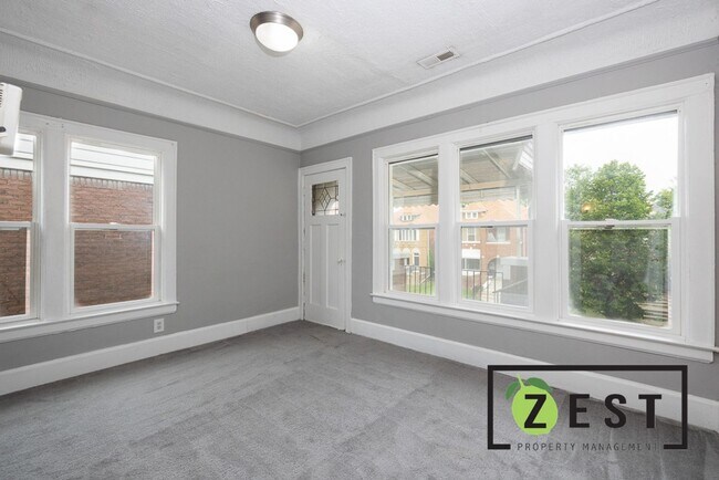Foto del edificio - 3783 Tyler St
