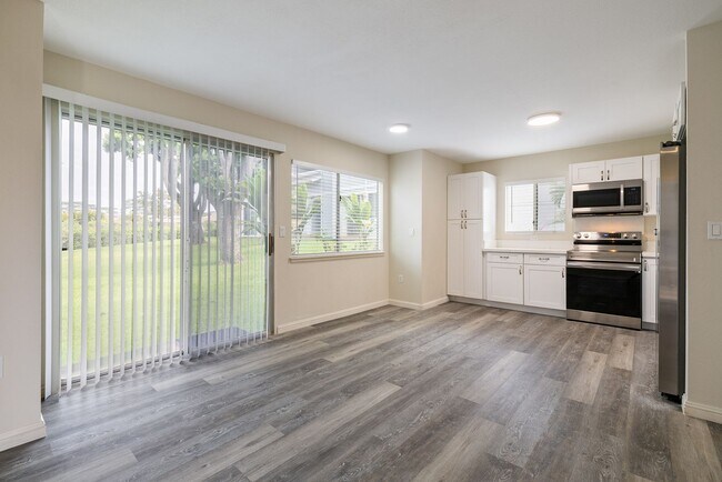 Foto del edificio - ~Pet Friendly - 2 bed /1 bath w/ 2 parking - Mililani Mauka~