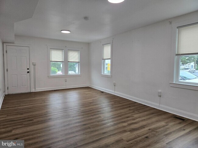 Foto del edificio - 739 S Kent St