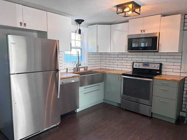Building Photo - 41 Groton St